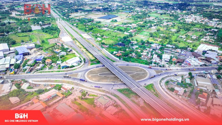 Cao tốc bên lức long thành